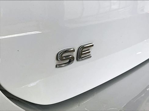 Used 2022 Volkswagen Taos SE image 11