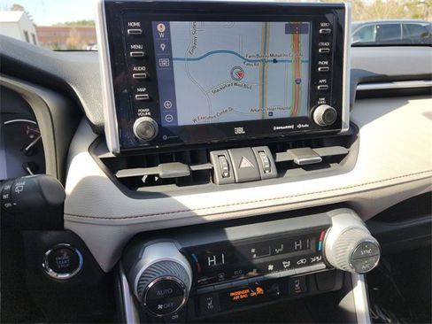 Used 2019 Toyota RAV4 Limited image 21