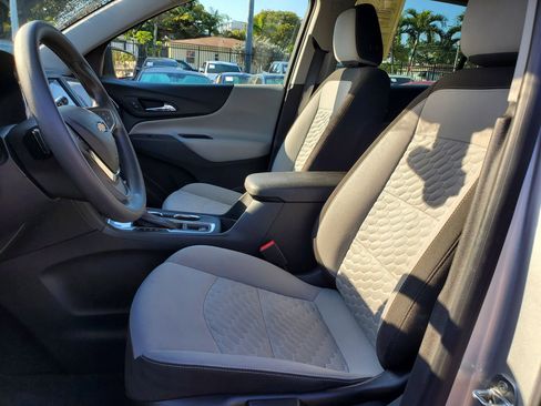 Used 2021 Chevrolet Equinox LS image 19