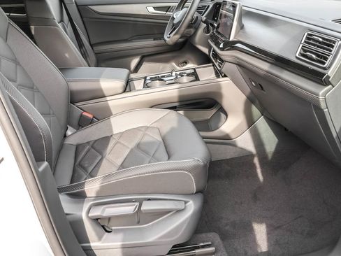 New 2026 Volkswagen Atlas Cross Sport SE FWD image 42