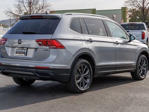Used 2024 Volkswagen Tiguan SE AWD/4WD image 28