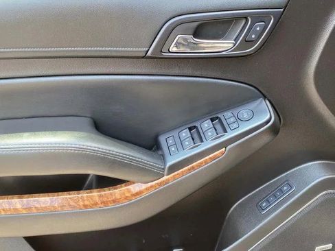 Used 2016 Chevrolet Suburban LTZ image 16