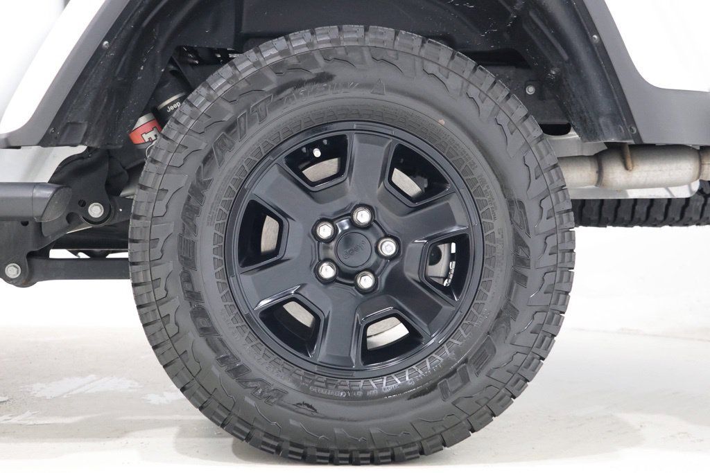 Used 2023 Jeep Gladiator Mojave w/ Trailer Tow Package AWD/4WD image 11
