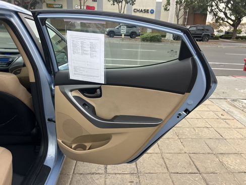 Used 2013 Hyundai Elantra GLS w/ Preferred Pkg image 21