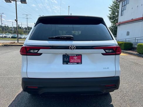 Certified 2025 Toyota Grand Highlander FWD image 6