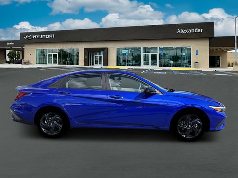 New 2026 Hyundai Elantra Sport image 9