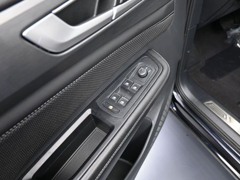 Used 2024 Volkswagen Atlas Cross Sport SE image 13