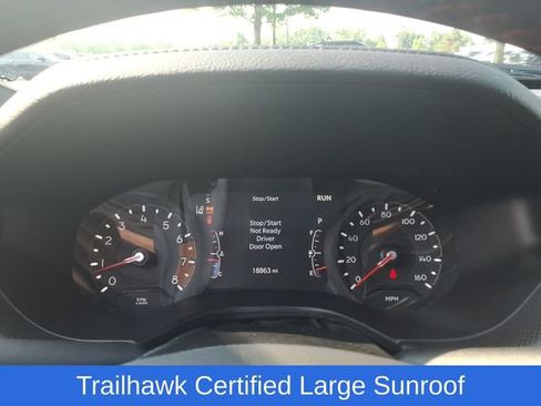 Certified 2025 Jeep Compass Trailhawk w/ Sun & Sound Group AWD/4WD image 20