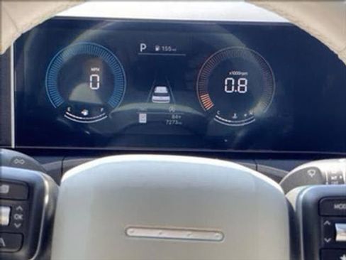 New 2025 Hyundai Santa Fe SE image 30