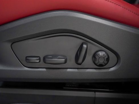 New 2025 Porsche Macan 4S Electric image 25