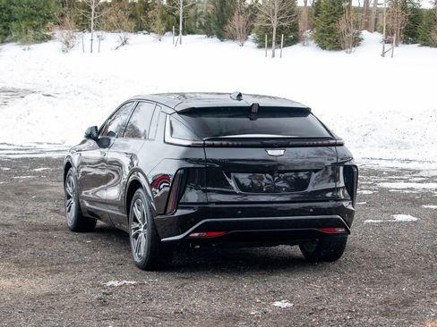 Used 2023 Cadillac Lyriq 2WD image 6