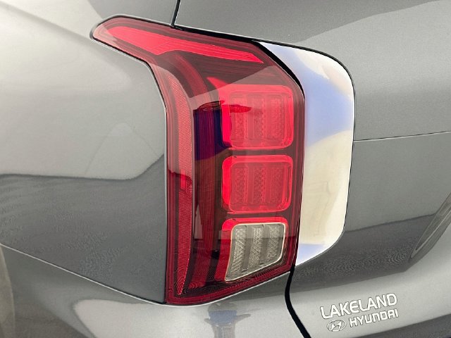 Used 2024 Hyundai Palisade Limited FWD image 26