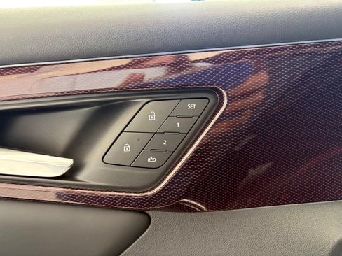 New 2027 Chevrolet Traverse RS w/ LPO, Floor Liner Package FWD image 33