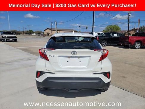 Used 2021 Toyota C-HR LE FWD image 6
