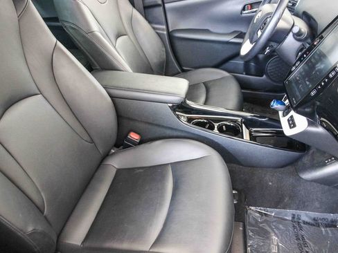 Used 2017 Toyota Prius Prime Premium w/ Carpet Mat Package FWD image 17