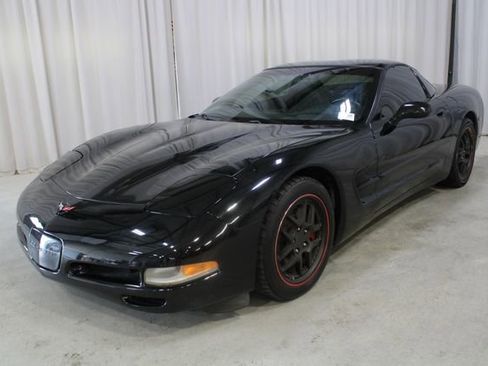 Used 2000 Chevrolet Corvette Coupe w/ Memory Pkg RWD image 31