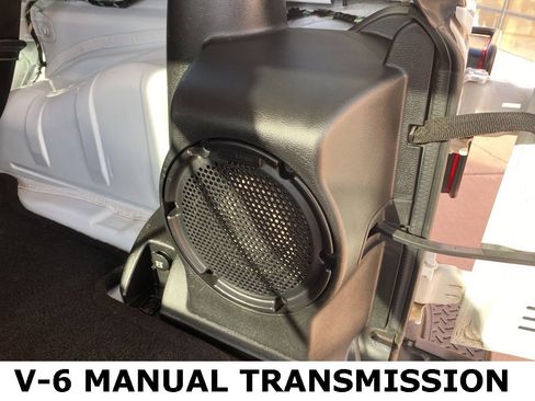 Used 2013 Jeep Wrangler Unlimited Sahara image 18