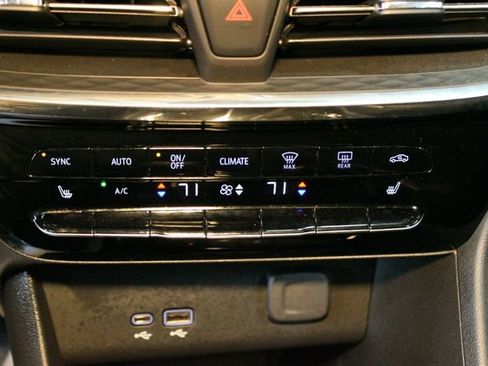 Used 2025 Buick Encore GX Avenir w/ Avenir Technology Package image 27