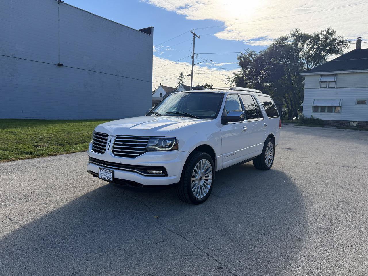Used 2015 Lincoln Navigator 4WD w/ Equipment Group 101A Reserve image 3