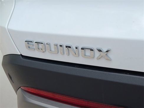 New 2026 Chevrolet Equinox LT image 9