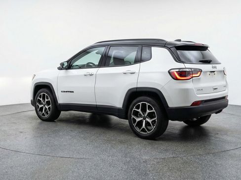 Used 2025 Jeep Compass Limited image 6