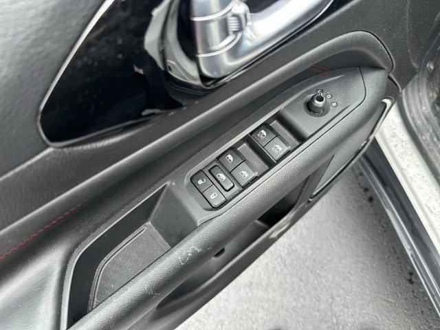 Used 2025 Jeep Compass Trailhawk w/ Trailer Tow Group AWD/4WD image 24