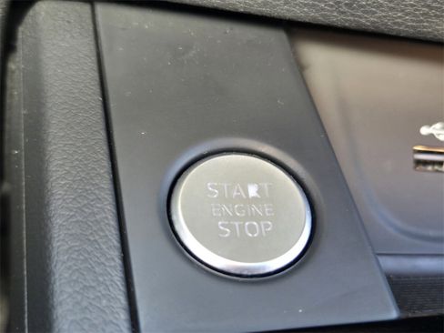 Used 2021 Audi A4 2.0T Premium w/ Convenience Package image 25