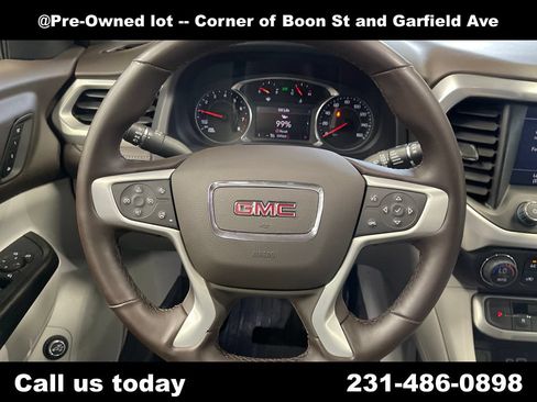 Used 2023 GMC Acadia SLT w/ Preferred Package FWD image 20