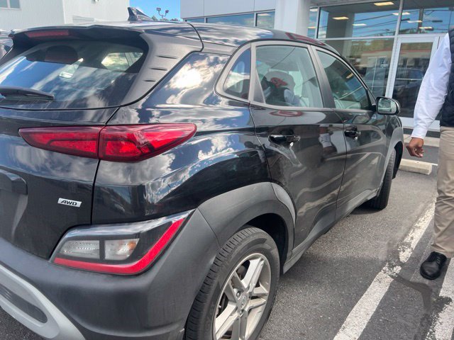 Used 2022 Hyundai Kona SE AWD/4WD image 2