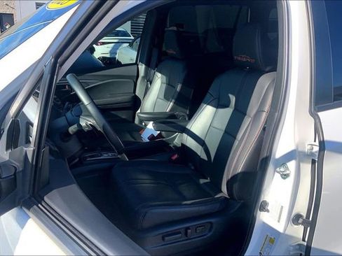 Used 2023 Honda Passport TrailSport image 6