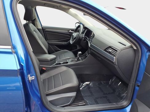 Used 2022 Volkswagen Jetta SE w/ Panoramic Sunroof Package image 15