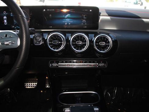 Used 2023 Mercedes-Benz CLA 250 image 18