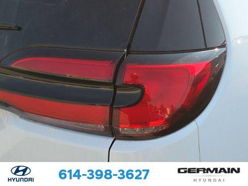 Used 2023 Chrysler Pacifica Touring-L FWD image 10