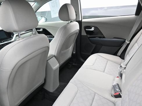 Used 2022 Kia Niro LXS image 28