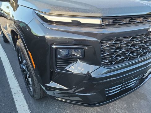 Used 2024 Chevrolet Traverse RS image 8