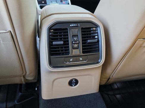 Used 2024 Porsche Macan image 27