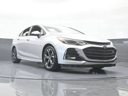 Used 2019 Chevrolet Cruze LT w/ RS Package FWD image 56