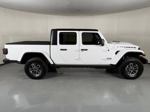 New 2026 Jeep Gladiator Mojave w/ Dual Top Group AWD/4WD image 9
