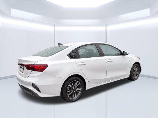 Used 2024 Kia Forte LXS FWD image 5