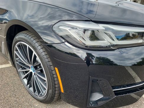 Used 2022 BMW 530e xDrive 530e iPerformance w/ Premium Package image 8