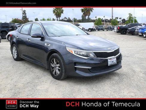 Used 2017 Kia Optima LX FWD image 3