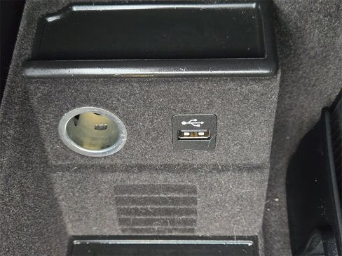 Used 2019 BMW 740i xDrive w/ Executive Package image 22