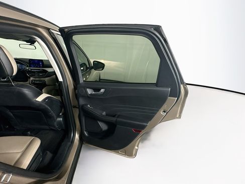 Used 2021 Ford Escape SEL w/ Technology Package FWD image 29