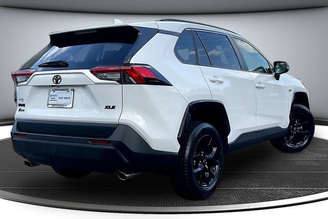 Used 2023 Toyota RAV4 XLE FWD image 5