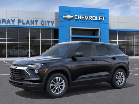 New 2026 Chevrolet TrailBlazer LS w/ LS Convenience Package FWD image 2