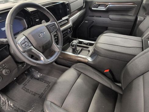 Used 2026 Chevrolet Silverado 1500 LT Trail Boss w/ LT Trail Boss Premium Package AWD/4WD image 9