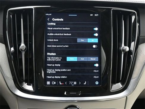 Used 2024 Volvo S60 B5 Ultimate image 17