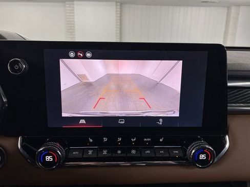 Used 2025 GMC Canyon AT4 image 15