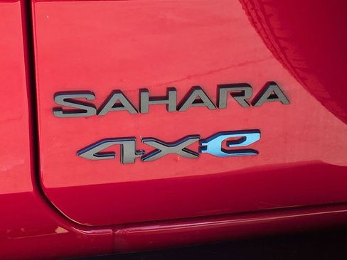 Used 2025 Jeep Wrangler Sahara w/ Safety Group image 6