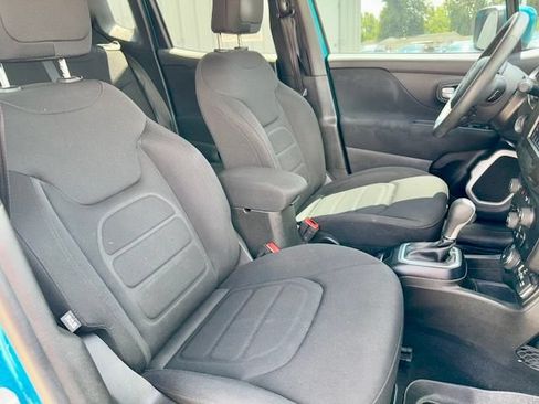 Used 2020 Jeep Renegade Latitude AWD/4WD image 9